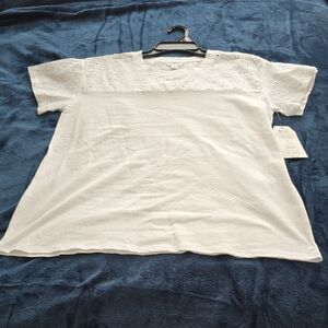 Time and Tru White Eyelet Short Sleeve Top